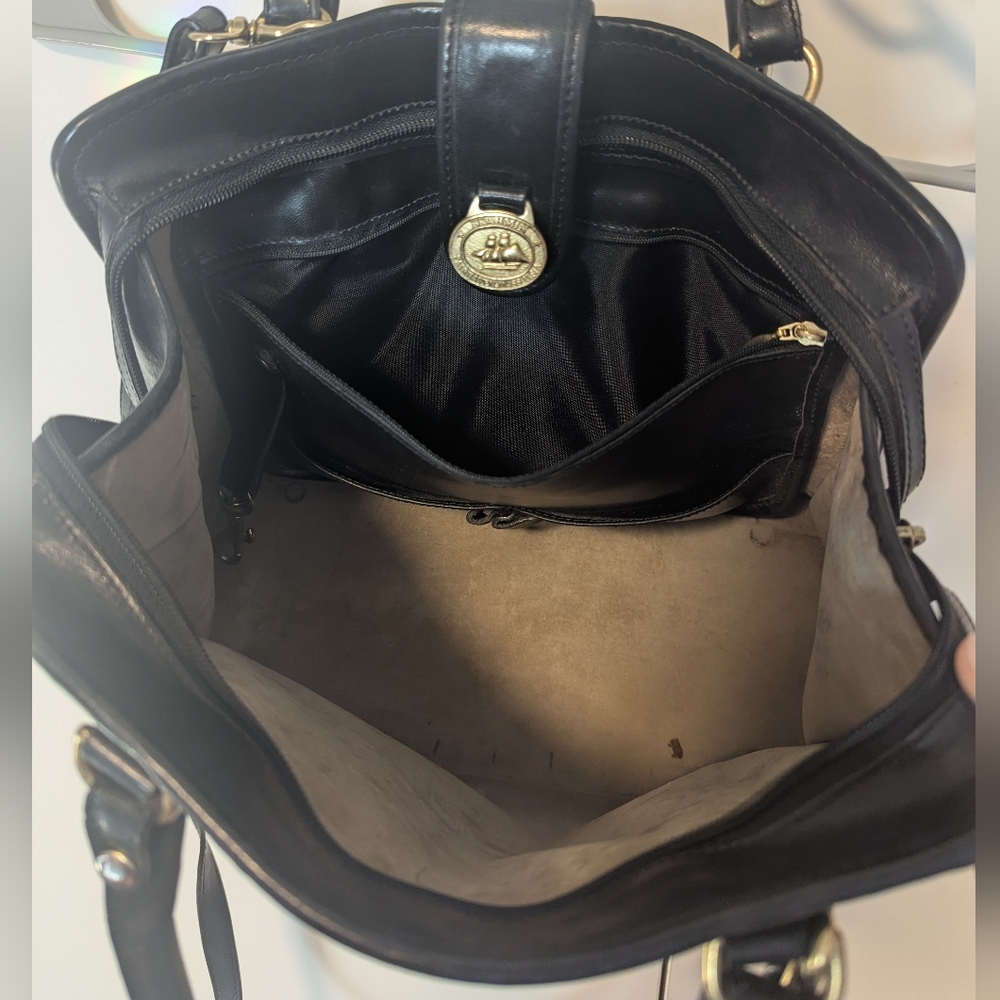 Vintage Brahmin Black Leather Crocodile-Embossed Handbag With Strap - Picture 5 of 11